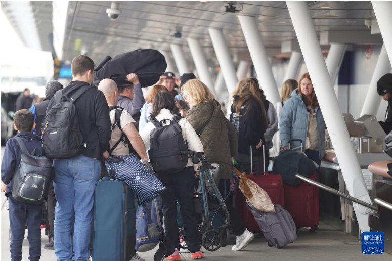 美政府“停摆”持续 拟减少40座机场10%运力