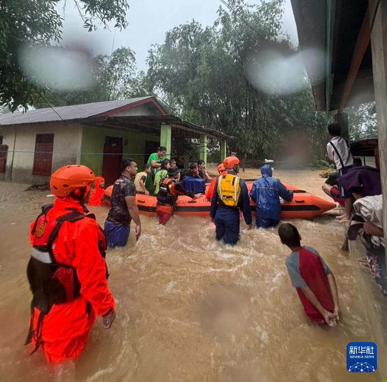 印尼北苏门答腊省洪灾已致13人遇难