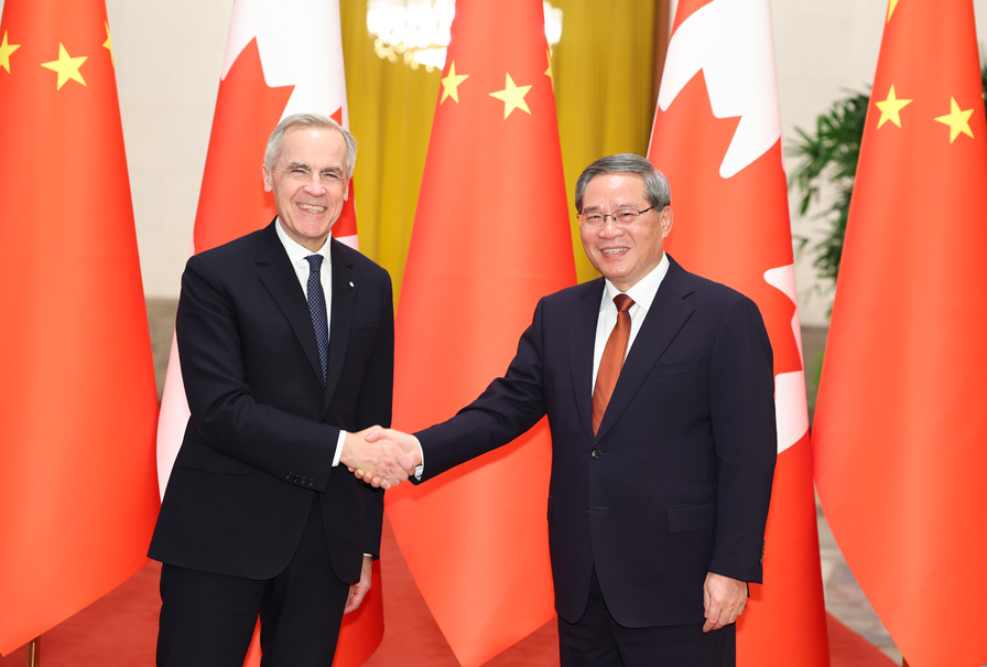 赵乐际会见加拿大总理卡尼