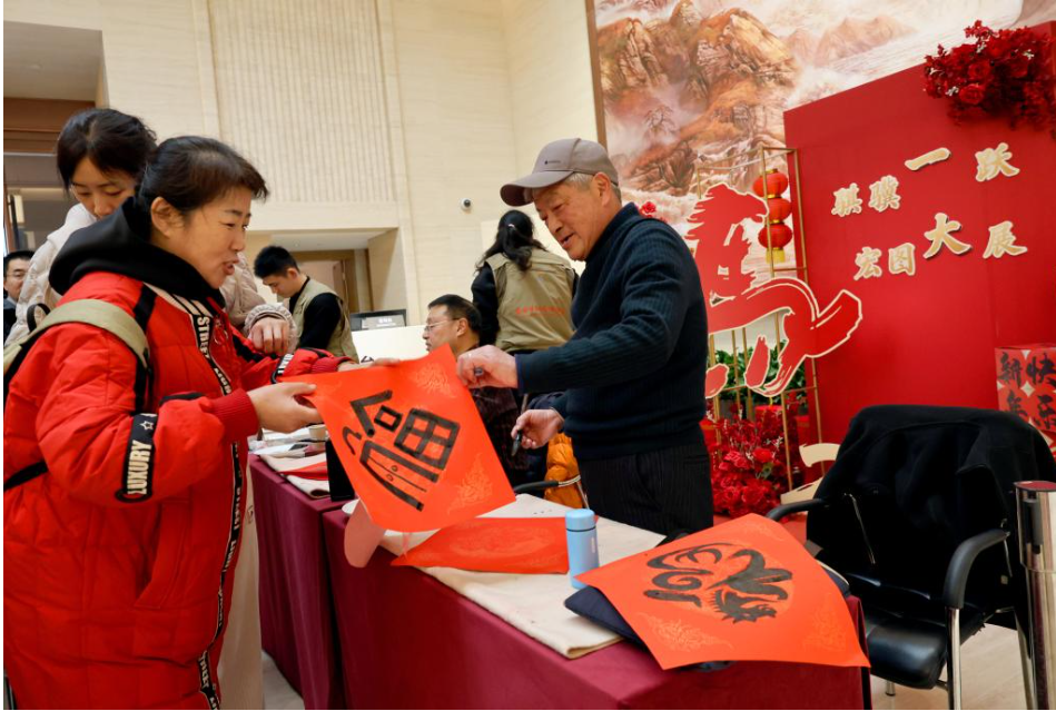 新春走基层·一线直击丨特写：在中共一大纪念馆，过红色中国年