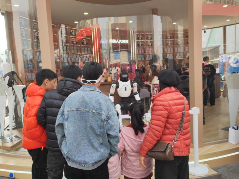 这个年“智”感十足——当传统新春邂逅前沿科技