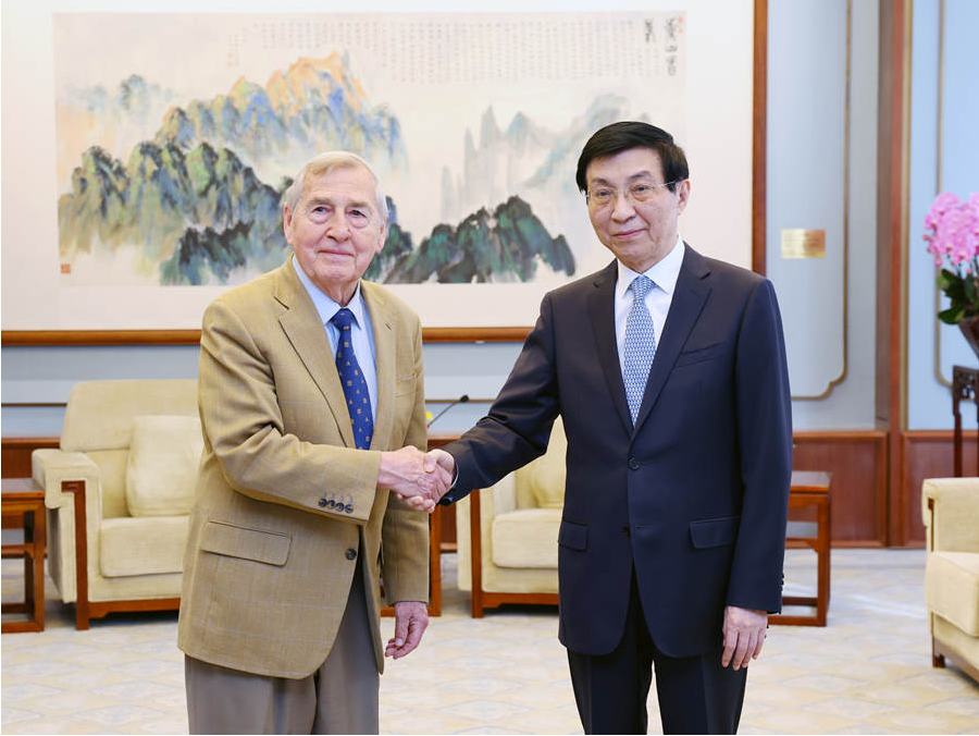 王沪宁会见美国哈佛大学教授艾利森