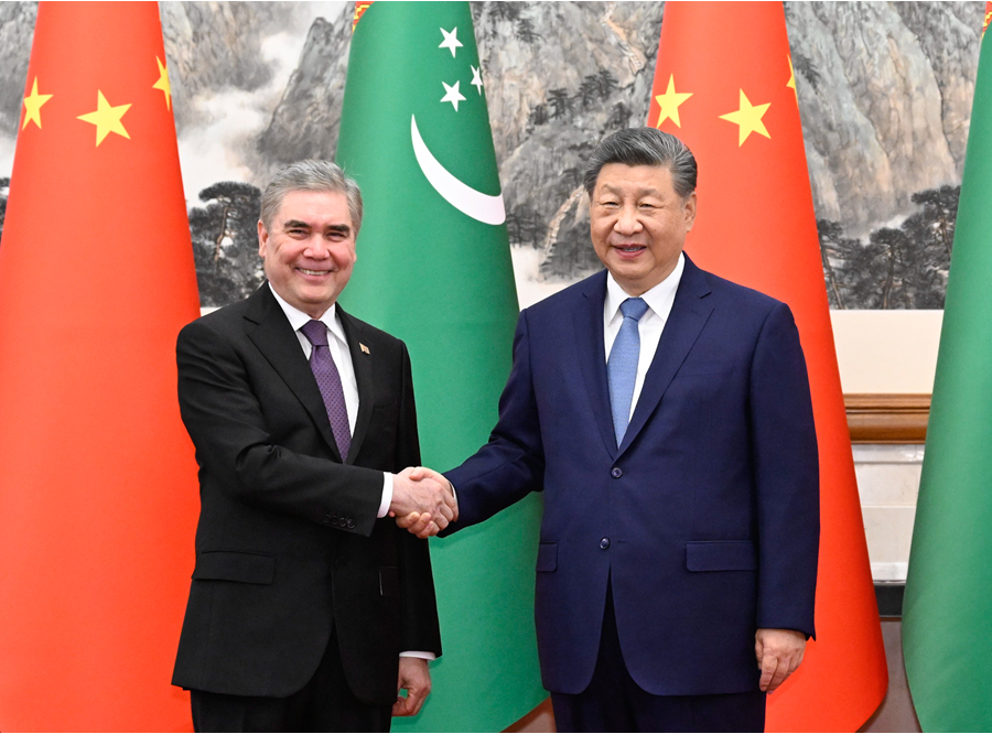 习近平会见土库曼斯坦民族领袖、人民委员会主席别尔德穆哈梅多夫