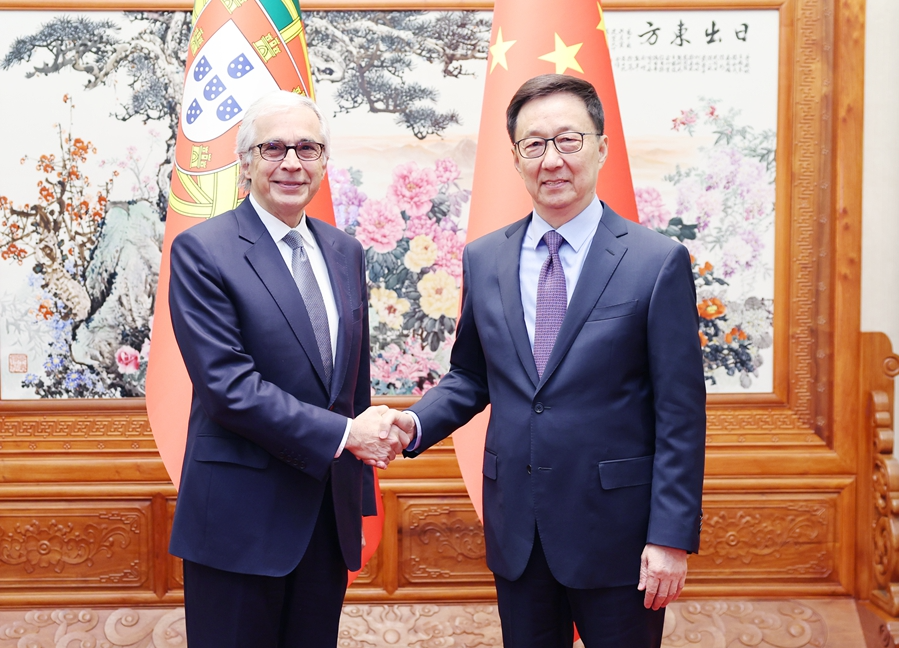 韩正会见葡萄牙议长阿吉亚尔-布兰科