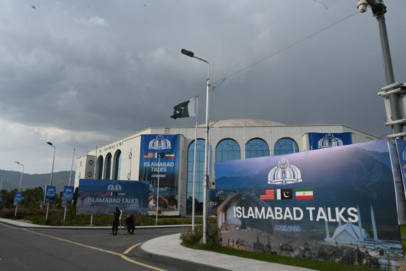 美伊谈判结束一天后，霍尔木兹海峡对峙升级