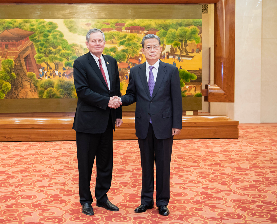 赵乐际会见美国国会参议员代表团