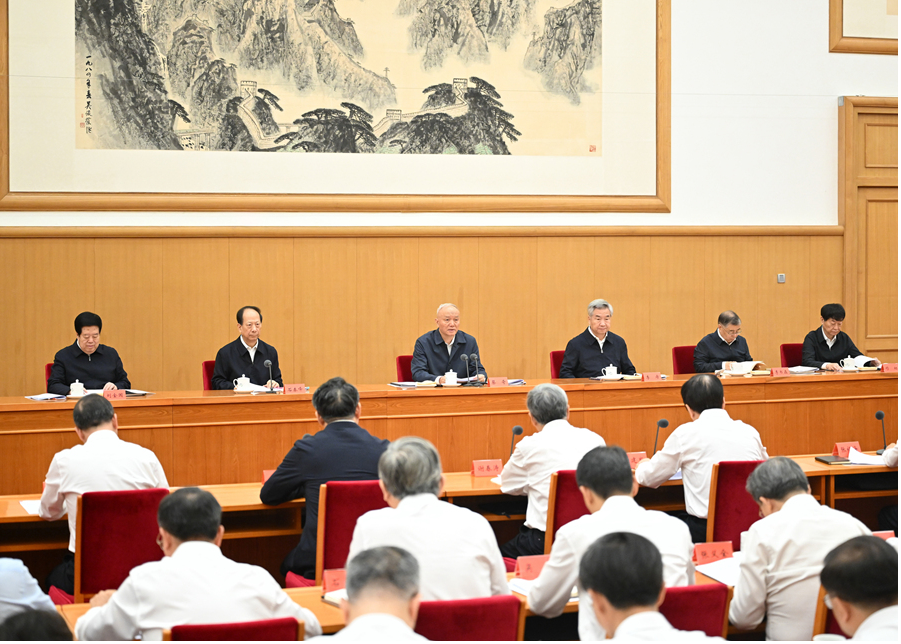 全国党建工作座谈会在京召开 蔡奇出席并讲话 李希出席
