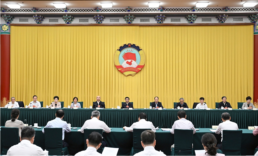 全国政协召开“加快农业农村现代化”专题协商会 王沪宁出席并讲话