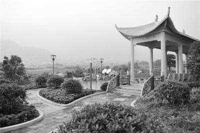丽岙杨宅村的人口主题文化园很受当地村民喜爱。晓春摄