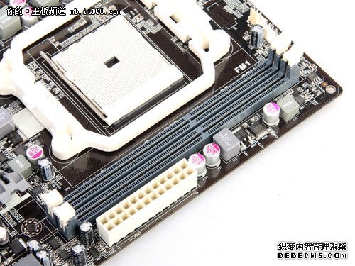 接口简单实用 2个内存插槽满足入门用户