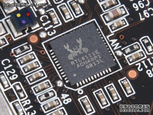 接口简单实用 2个内存插槽满足入门用户