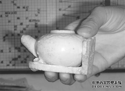 图文：“老通城”下挖出清代瓷器