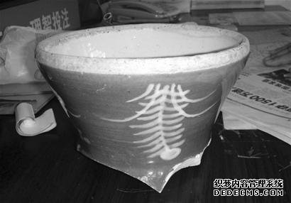图文：“老通城”下挖出清代瓷器