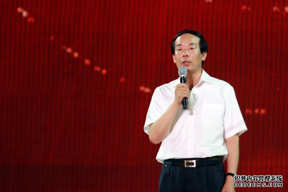 河北省委常委、唐山市委书记赵勇发表讲话  人民网记者罗旭摄