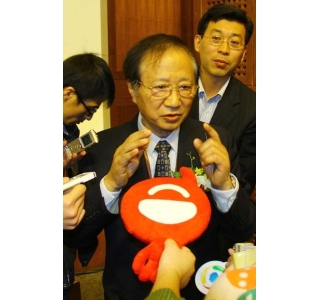 陈清泰:限购只能积累矛盾 燃油税需进一步改革