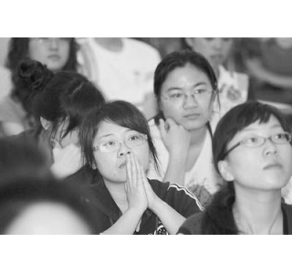 公务员考试屡现抢跑“试考族”(图)