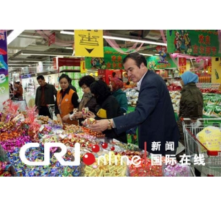 新疆10个民族的穆斯林共迎古尔邦节