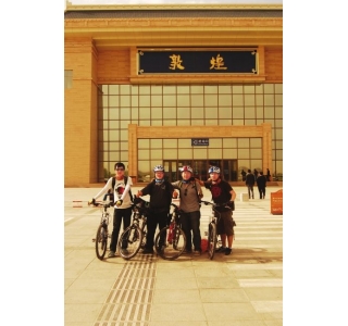 4名“85后” 12天骑行去敦煌(图)