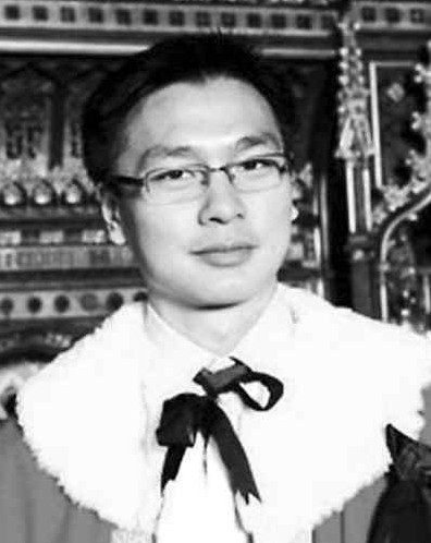 “洗碗工”考上牛津大学伦敦贫民窟走出华裔男爵