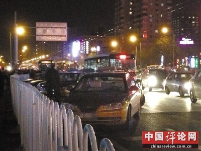 记者体验北京出租多不打表 5公里路花费60元