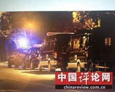 事发现场看到的特警车队