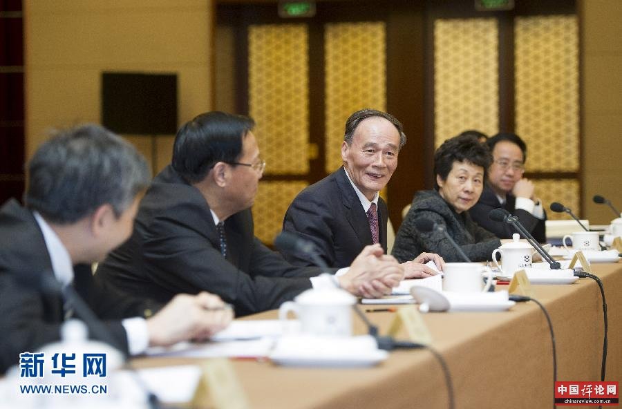 （两会）王岐山看望民盟、民进界委员并参加讨论