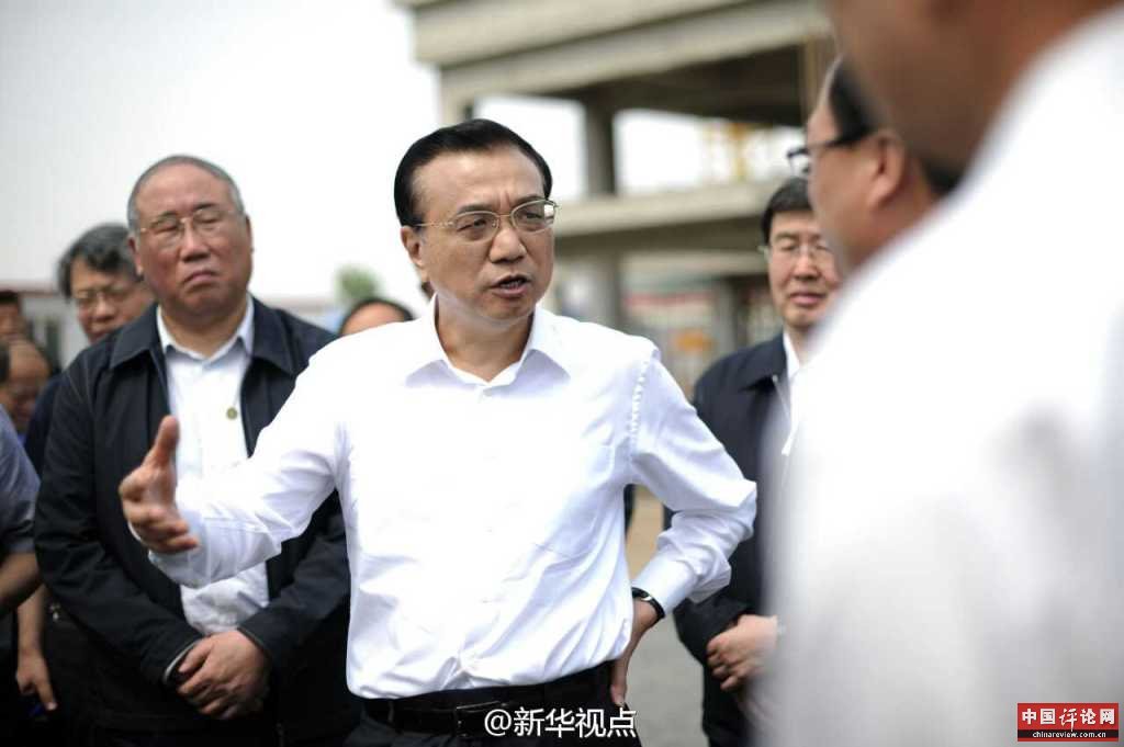 2014年5月22日上午，李克强总理来到内蒙古赤峰市德润污水处理厂在建项目工地。
