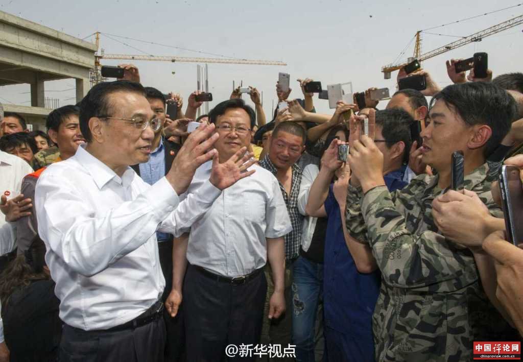5月22日在赤峰考察城市基础设施建设情况时，李克强鼓励当地政府，未来城市基础设施建设中要吸引更多社会资本，补足城市发展“短板”。