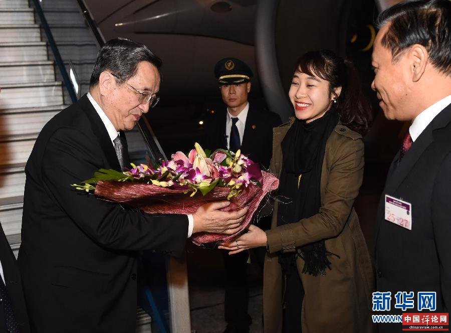 12月25日至27日，中共中央政治局常委、全国政协主席俞正声对越南进行正式访问。这是12月25日，俞正声抵达河内，开始对越南进行正式访问。 新华社记者马占成摄