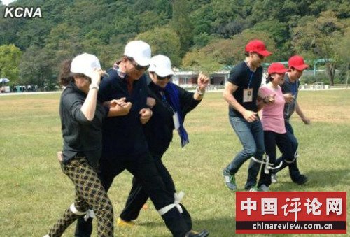 2014年平壤国际电影节，与会人员参加活动。