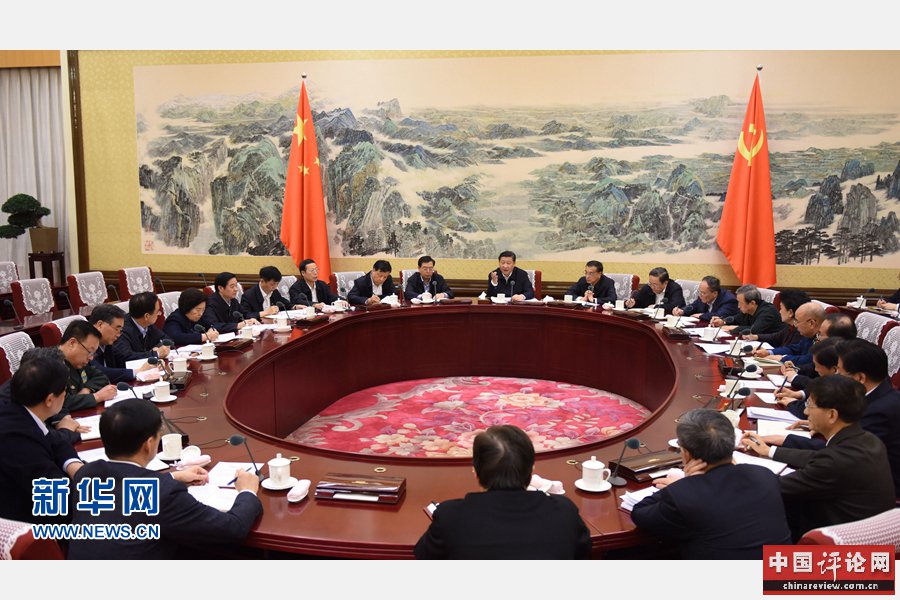 12月28日至29日，中共中央政治局召开专题民主生活会，对照检查践行“三严三实”情况，讨论研究加强党风廉政建设措施。中共中央总书记习近平主持会议并发表重要讲话。新华社记者 李学仁 摄 