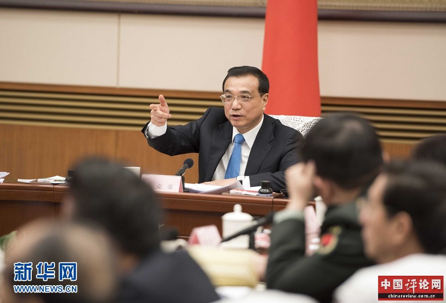 1月25日，国务院总理李克强在北京主持召开座谈会，听取各民主党派中央、全国工商联负责人和无党派人士代表对《政府工作报告（征求意见稿）》和《“十三五”规划纲要（草案）（征求意见稿）》的意见建议。新华社记者 李学仁 摄 