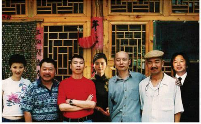 张国立发文支持冯小刚，声称：这是个误会