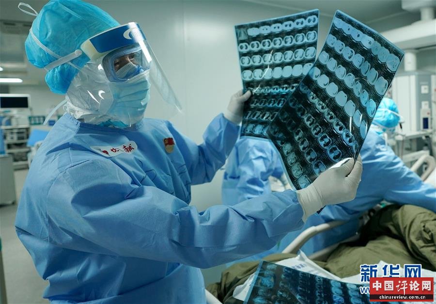 （新华全媒头条·图文互动）（6）和时间拼速度 与死神抢生命——火神山医院重症医学一科里的“生死战” 