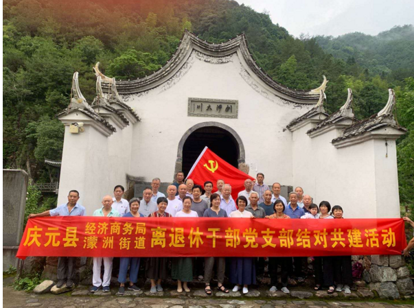 记全国司法行政系统二级英雄模范·全国十大法制新闻人物吴强忠