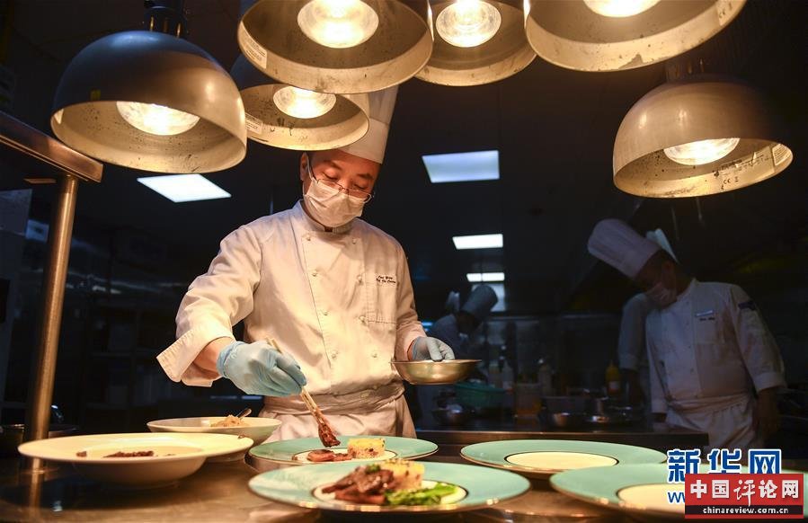 （在习近平新时代中国特色社会主义思想指引下——新时代新作为新篇章·习近平总书记关切事·图文互动）（4）珍惜盘中餐，狠刹浪费风——各地积极行动坚决制止餐饮浪费