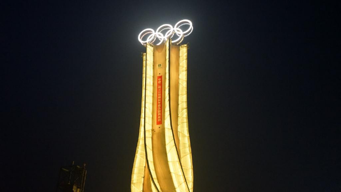 巨型奥运五环景观塔在延庆竣工亮相